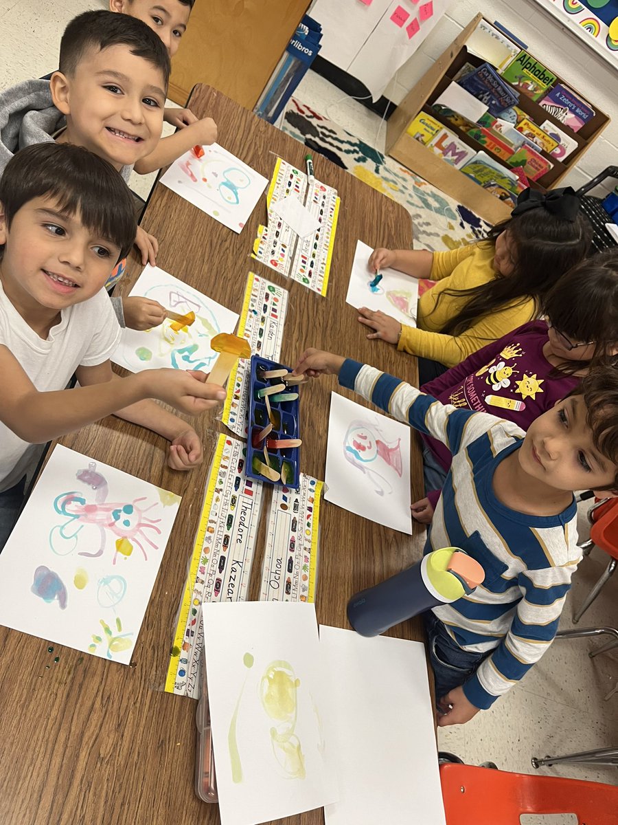 mrs_falcon's tweet photo. For science we have been learning about hot and cold. One of our academic vocabulary is melting, So for Science we painted with ice cubes. We saw how when ice gets hot it melts. They had such a fun time being creative! @Rockets120 #rocketpride #sciencefun ❄️🔥 https://t.co/CbstR5K9lm
