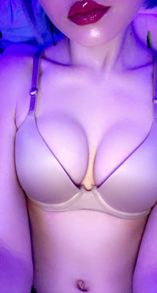 lay1aloves's tweet photo. I missed talking to u guyss :( 💗🌸 I’ve been so lonely someone give me attention plss <3 #nsfwtwt #sellingcontent #nsfwcontents #eighteenplus #hmu https://t.co/KBIt6x0Lfe