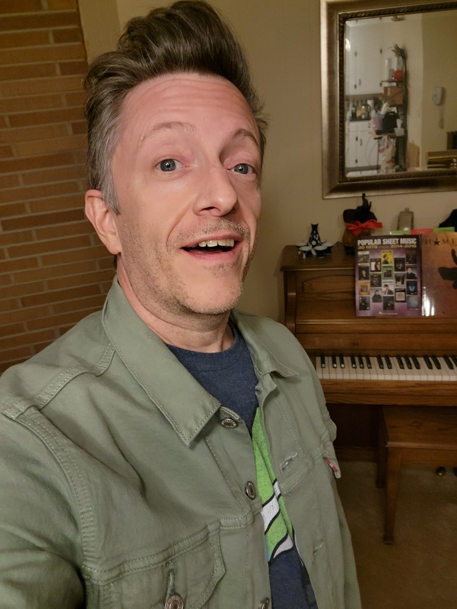teslaloosa's tweet photo. New jacket vibes. 🧥😀 #feltcutemightdelete #lightjacket #doesntgetverycoldhere https://t.co/yBA8hWpBm2