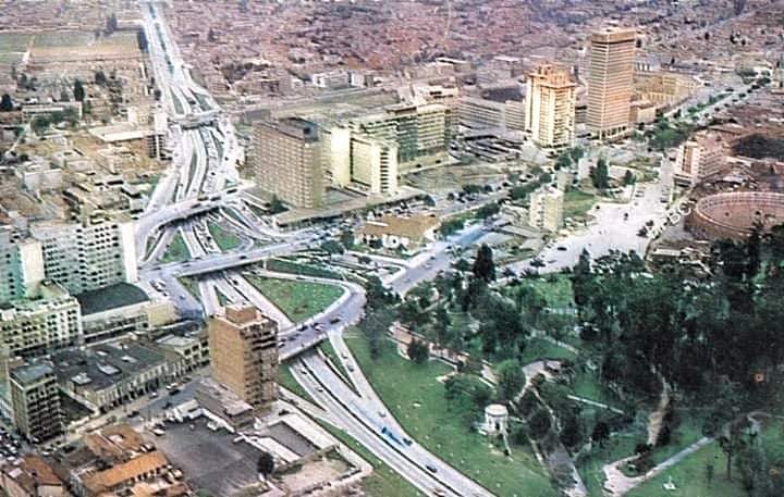 HistoriaFotBog's tweet photo. El Centro Internacional en sus inicios, a la derecha el Parque de la Independencia..... Bogotá año 1966. https://t.co/QlkJeeknBT