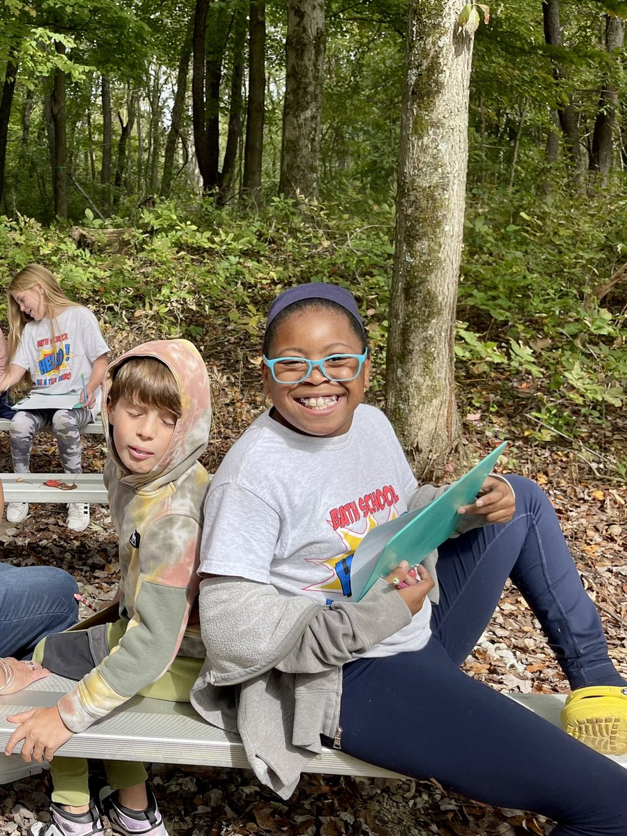 mrsjodihetman's tweet photo. We are spending time in our land lab to appreciate the things we are grateful for. #SEL #Gratitude #Outdoors @BathElementary @Miss_Sokolowski https://t.co/DQwkpHbagz