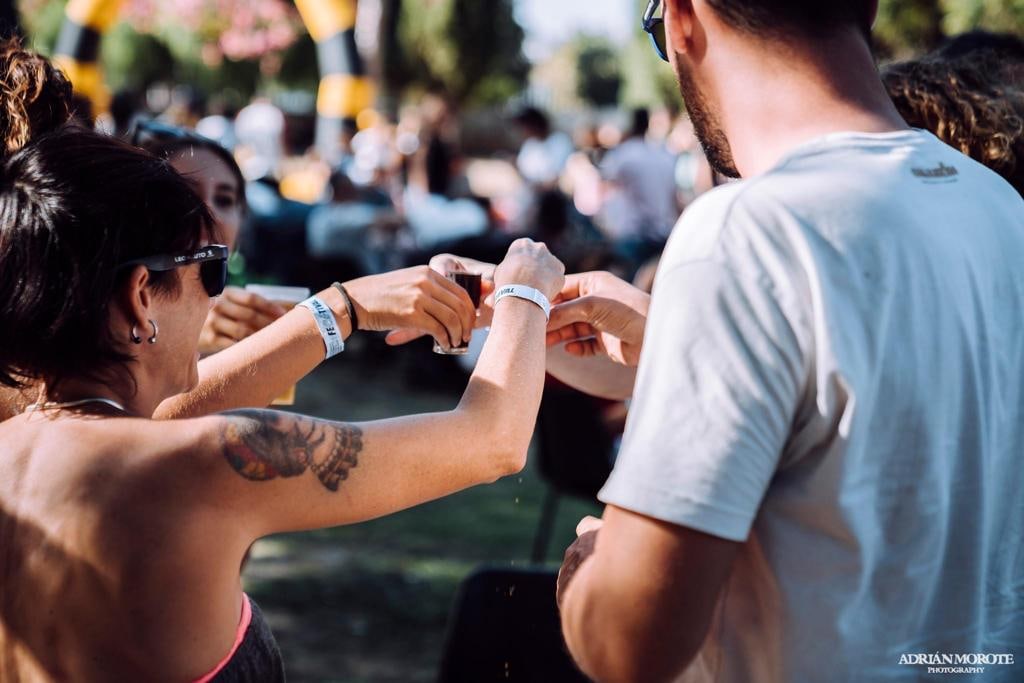 feCStival's tweet photo. ¡Este brindis es porque ya lo tenemos casi todo montado! ¿Vosotr@s también tenéis los deberes hechos? 😉

¡Últimas horas de entrada anticipada! 🎟

👉https://t.co/wsqSNd8wyG

#feCS #festivalcastellon #fecstivalcastellon #musicacastellon #gruposcastellon https://t.co/8ZXLEZJR06