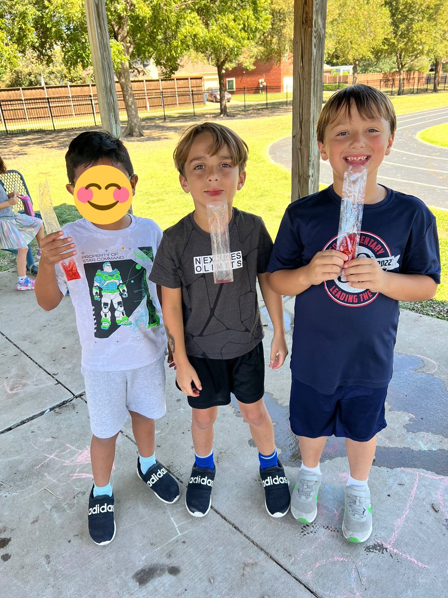 MrsYoungTX's tweet photo. Our firsties explored changes in matter this week! #delicious #Wilsonway #cisdworkingtogether @MsKOndelacy @krsilvestri https://t.co/klBFq78X8c
