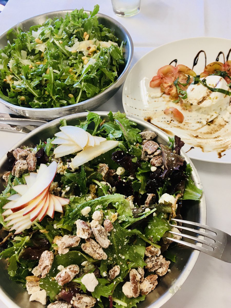 SmarterOlive's tweet image. #hometownHub in #corningCa wow these portions and freshness is amazing!  #lunch with the option of beer &amp;amp; wine. 
They are looking for local artists to hang their art for sale.