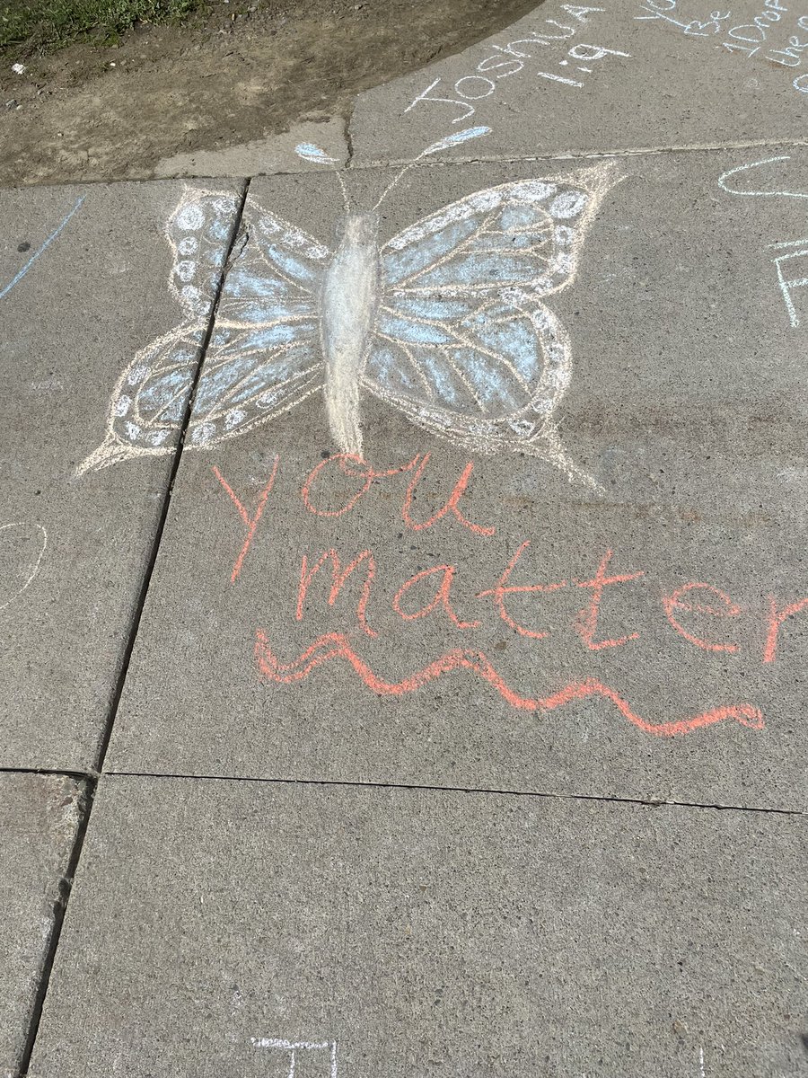 CVCommSchools's tweet photo. Some awesome messages of hope, resilience, and suicide prevention from our HS students during our Chalk the Walk event. Great job today!! 💜❤️ https://t.co/nNRvEAA7FF