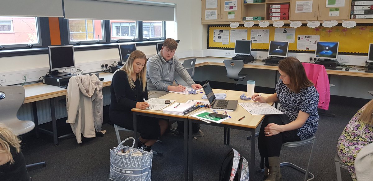 It was lovely to meet with Inverclyde's Newly Qualified Teachers this afternoon to discuss the positive impact adopting CPA approaches has on raising attainment  within numeracy. What a lovely way to end @mathsweekscot 🤩➕➖✖➗