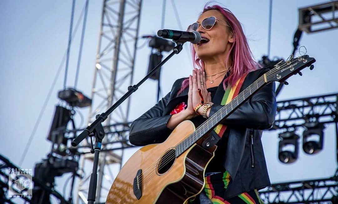 thekayafest's tweet photo. A #perfectday with @AnuheaJams βοΈβ¨#kayafest2018
β
πΈ #seanmccrackenphoto https://t.co/8ofHGgiNjx
