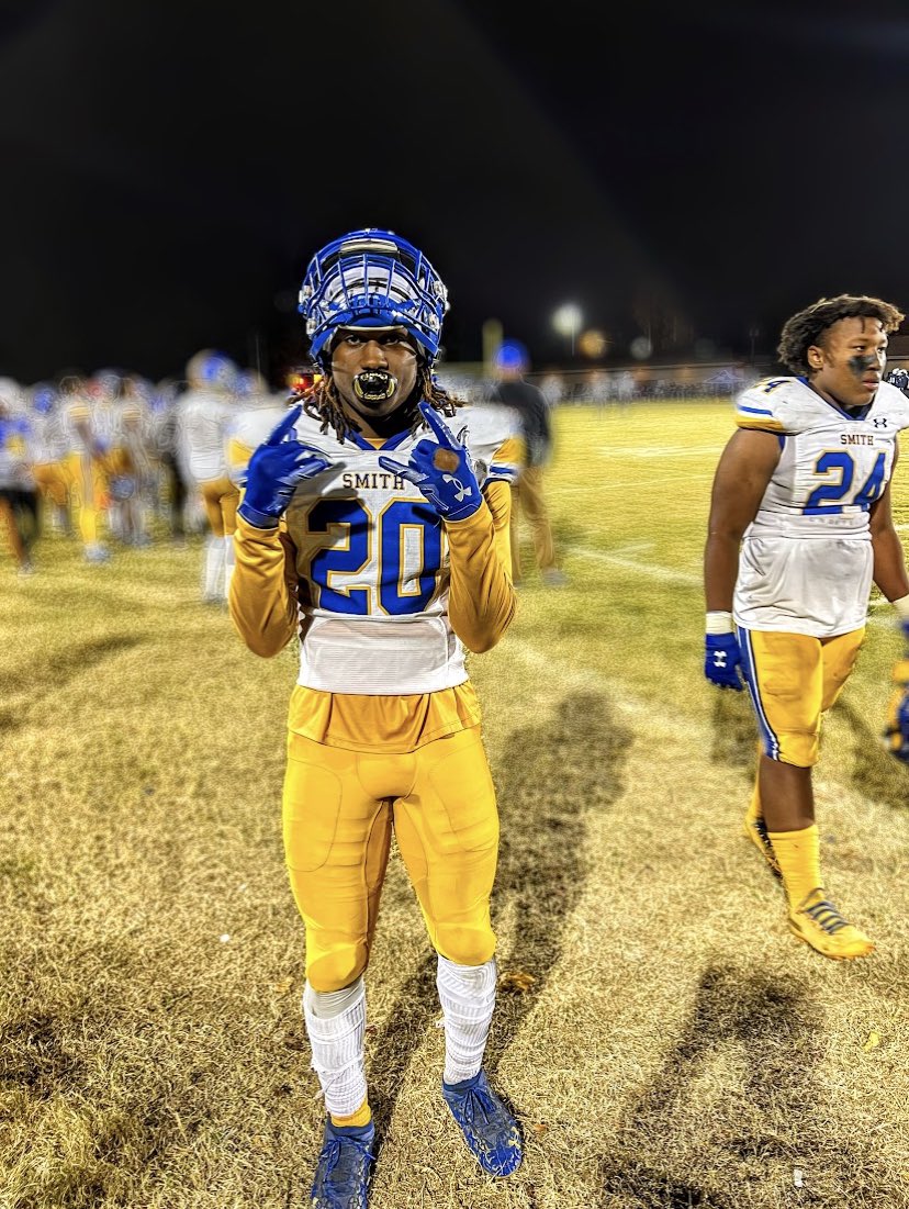damon_etheridge's tweet photo. 2 int’s 2 tackles 1 pbu… Job not finished 😤
#BIGLAB 🥶🫣 #seatbelt 🚫
@CoachEddie2 @coachcscott @OscarSmithFB https://t.co/MUC5bLuuHu