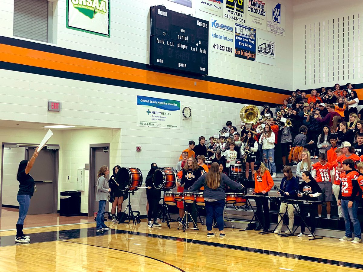 TeenTeacherLA's tweet photo. We have a lot of fun here! 🧡🖤🧡

#OtsegoKnights #PepAssembly #SpiritWeek #GoKnights #HomecomingAssembly https://t.co/MvrxFW66x1