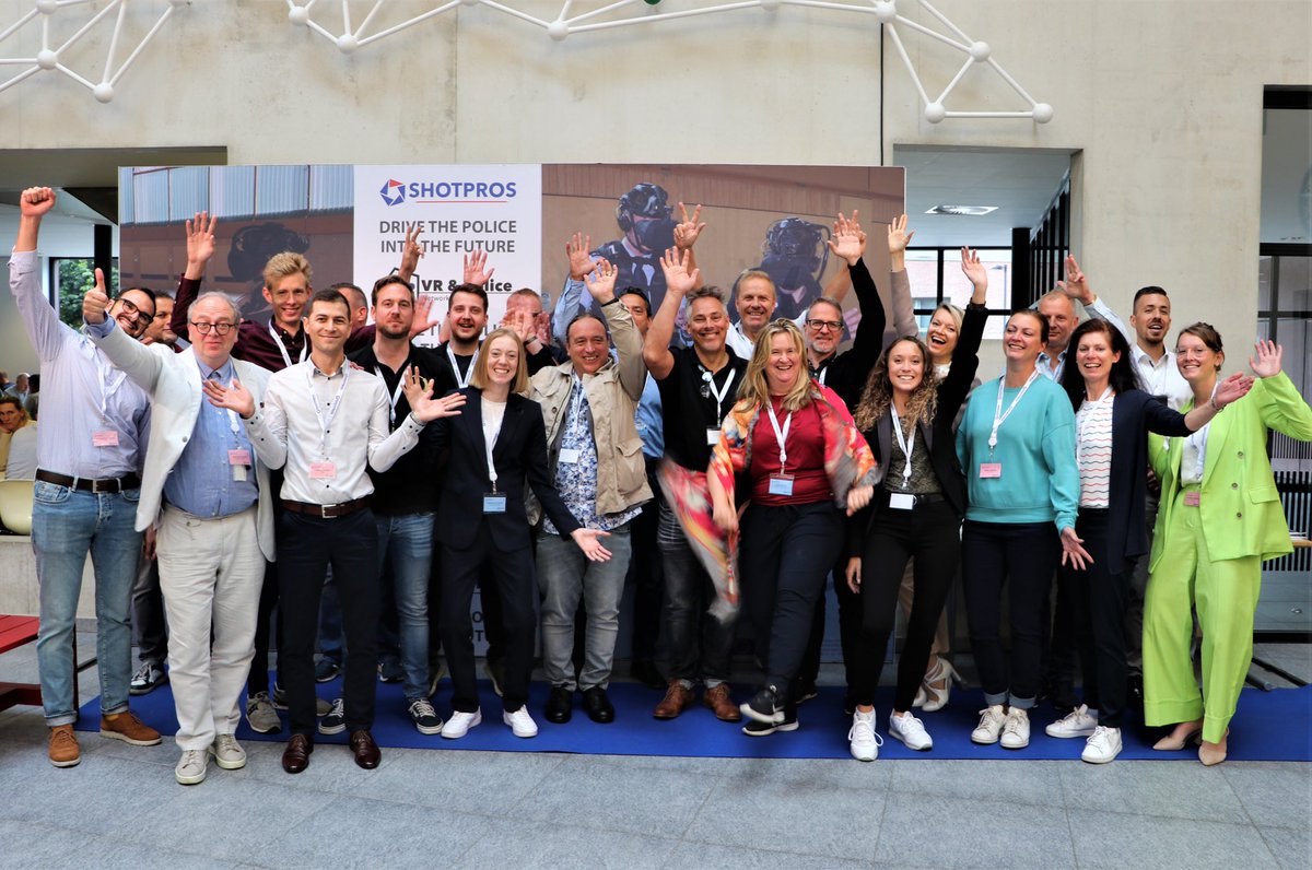 VRandPolice's tweet image. The @HorizonEU project @shotpros on #VR #police #training is soon drawing to an end…but from the results of the project (see 👇🏽) emerges a European network for #VRandPOLICE Have a look on the website for our KEY RESULTS send to @EU_Commission today!

vrandpolice.eu/final-conferen…