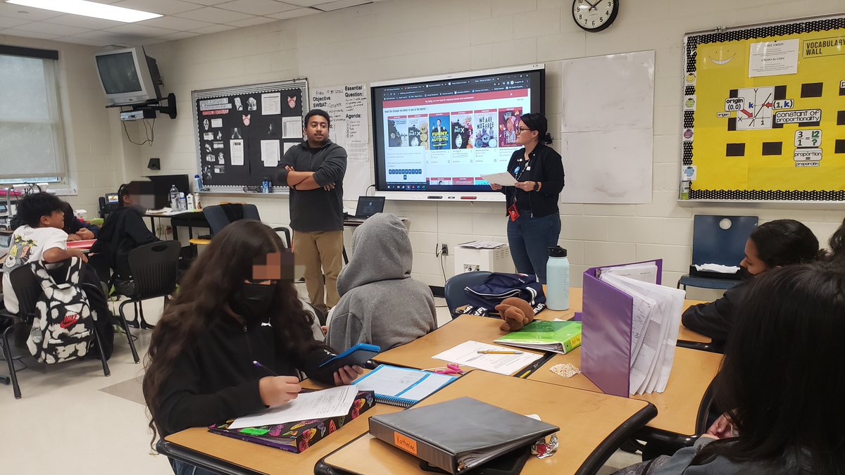 angfalkenberg's tweet photo. Today was a busy day for libraries in @CHECDC! Mobile Lincoln Library visited 6th grade while Monica from @dcpl Mt. Pleasant shared math &amp; #HispanicHeritageMonth resources with Mr. Reyes' class. #CHECReads #DCPSReads #DCPSNeedsLibrarians @DcpsLibrary @dcpublicschools @WTUTeacher https://t.co/YGmqc8f1Hn