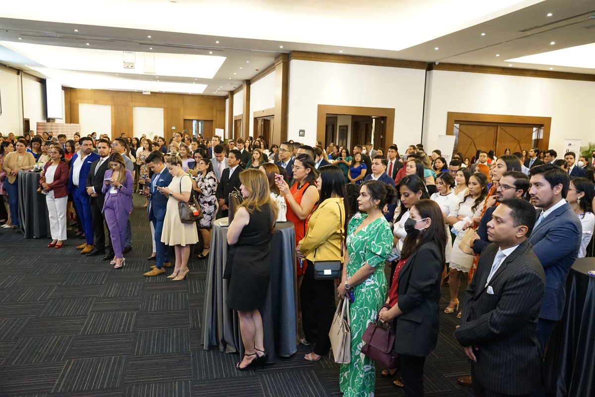 uees_ec's tweet photo. 📃🥂
Firma de actas y brindis de los futuros graduados de @PostgradoUEES, @esai_ec, @PostDerechoUEES y @uees_online.
¡Felicidades! 👏🏼
Los esperamos para la graduación. 👩🏻🎓🎓
#OrgullosamenteUEES #UEESGrad #PostgradoUEES https://t.co/uW520CeN9m