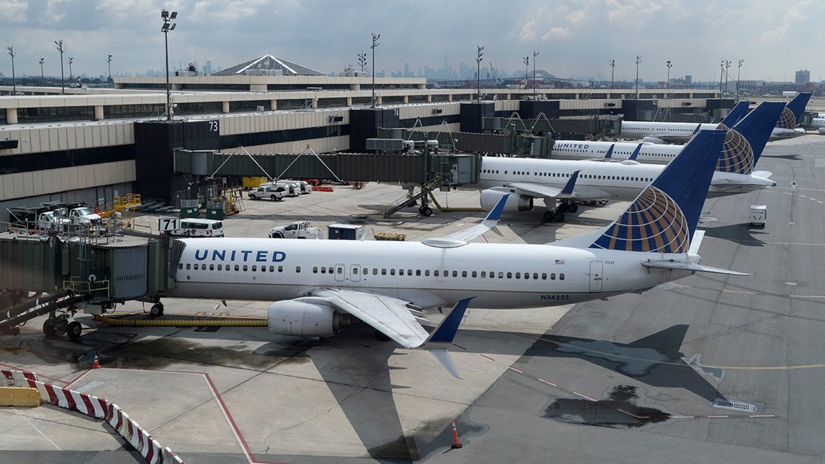 United Airlines says it is suspending service at New York City's JFK Airport abc7ny.com/united-leaving…