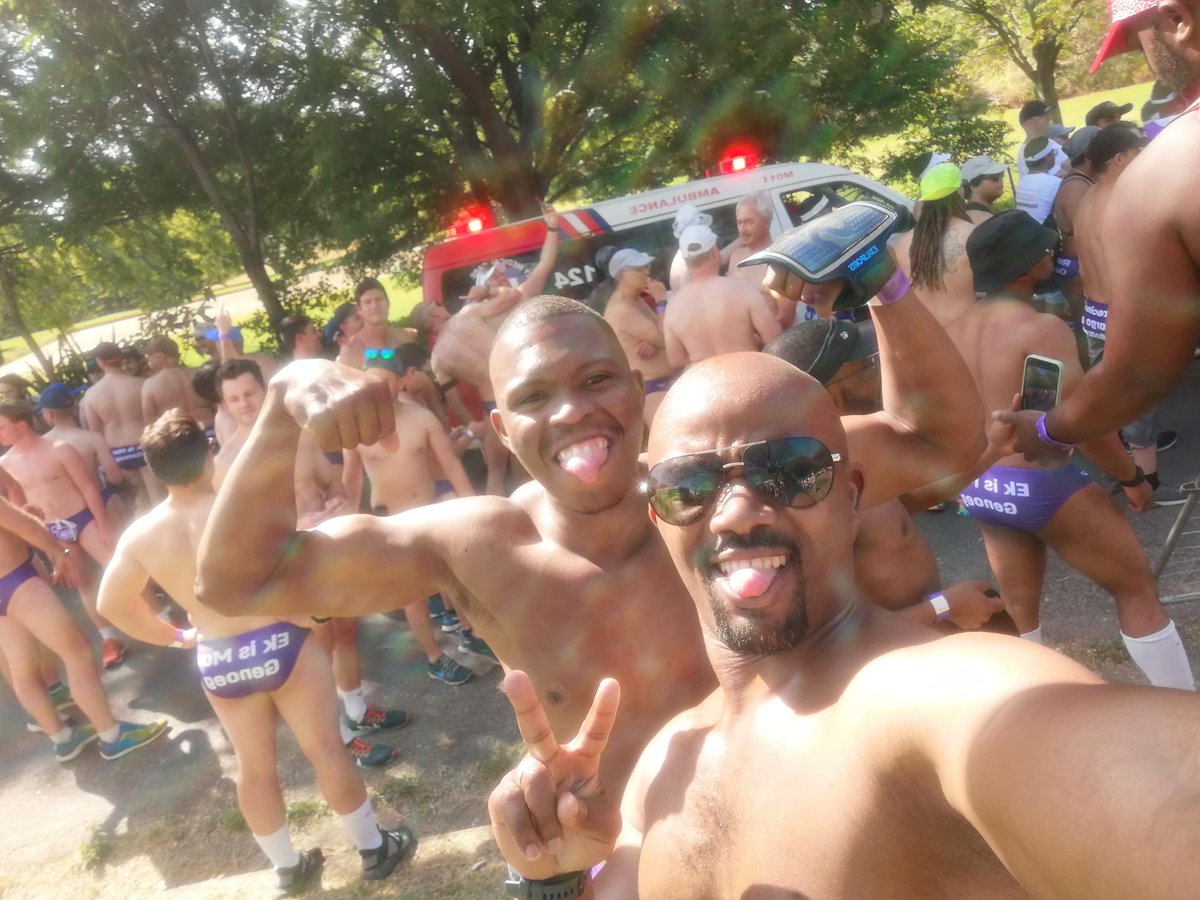 Zakes_Mda's tweet photo. My Friday 😎 Thank you @Hollard @Daredevil_Run what an awesome fun experience 🙌🏾 Definitely next year I'm coming back ✊🏾
#CansaAssociationOfSouthAfrica #Hollard #DareDevilRun2022 #RunCancerOutta #ZooLake #Langa #FitMzi #MDAPersonalTrainer #DareToBeDifferent https://t.co/RDlOARTYi2