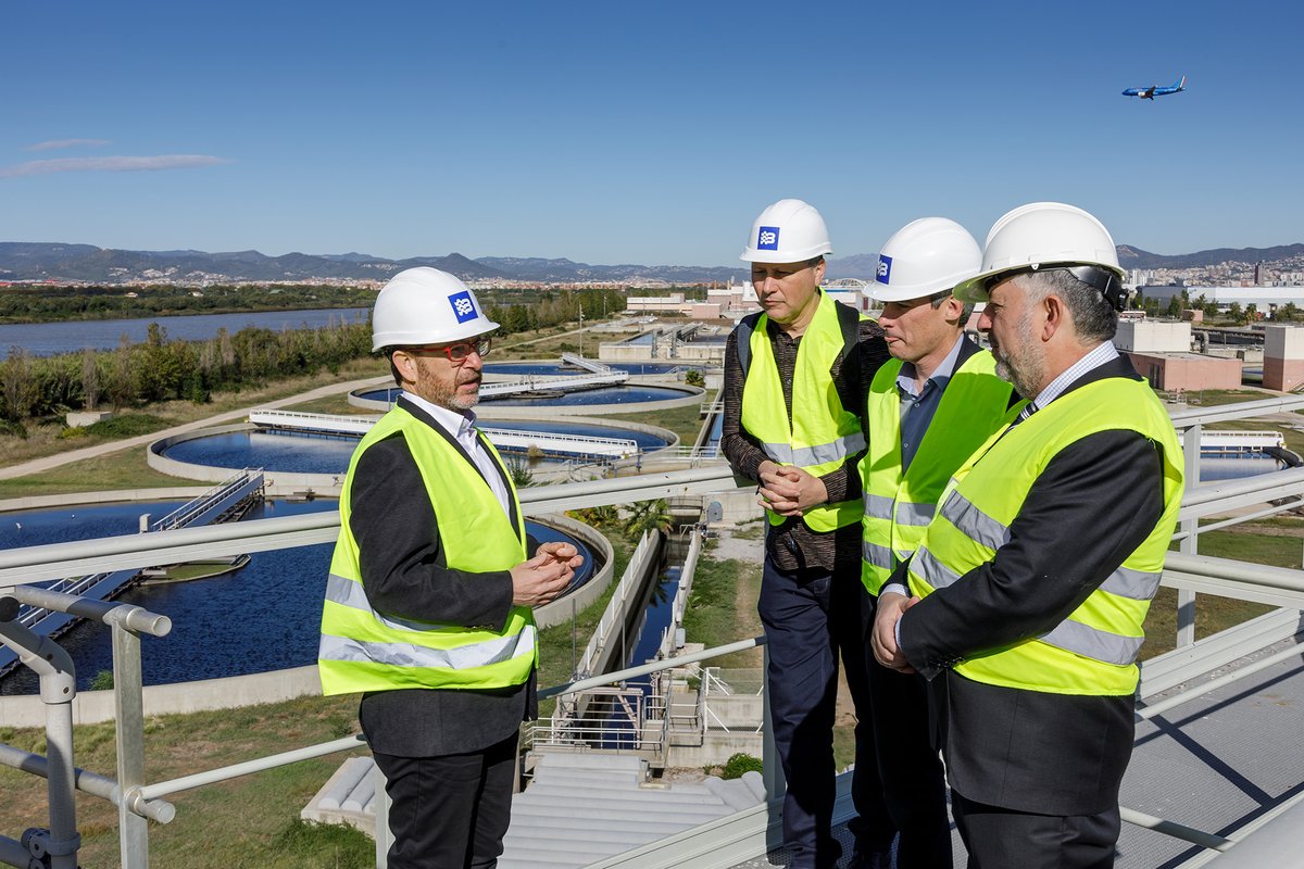 💧 Conocer los avances y el uso de nuevas tecnologías para mejorar la gestión del agua es uno de los objetivos de la visita que hice hoy a instalaciones de Aguas de Barcelona (AGBAR). La crisis climática requiere respuestas modernas, rápidas y eficientes. <a href="/mop_chile/">Ministerio de Obras Públicas🇨🇱</a>