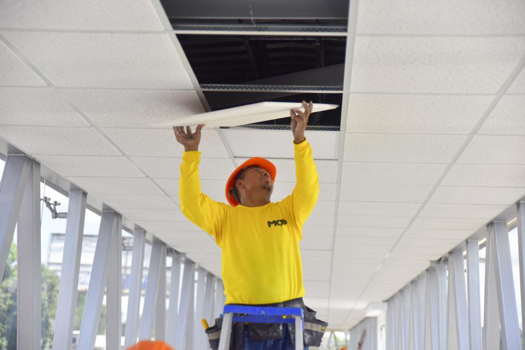 ObrasPublicasSV's tweet photo. Una infraestructura elevada que ayudará a una movilidad segura a los pacientes y al personal médico estamos construyendo en el Hospital de Niños Benjamín Bloom. https://t.co/YegWqm60Pa