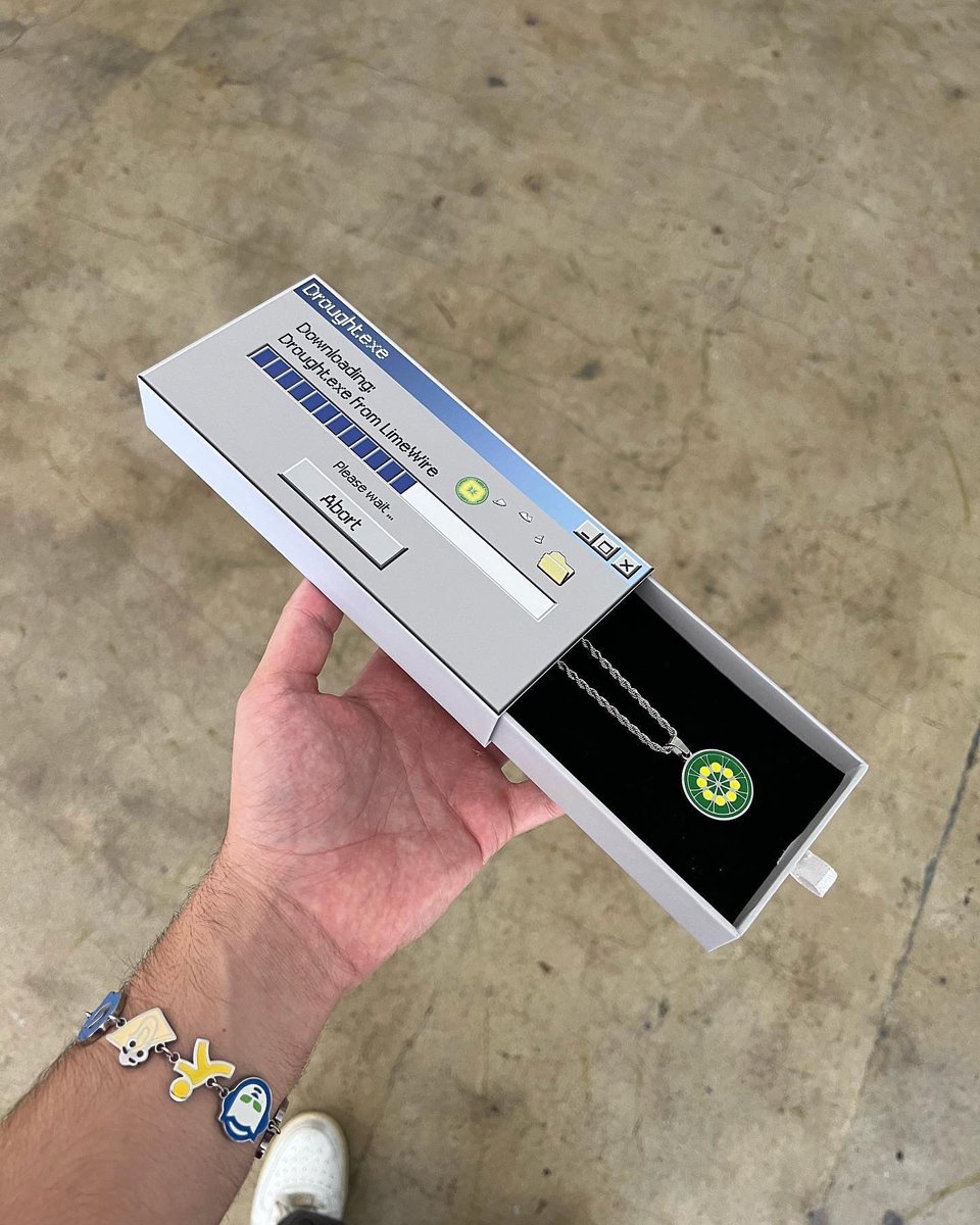 3CC0__'s tweet photo. LimeWire chain by Drought (2022) https://t.co/q3dHgS6wfn