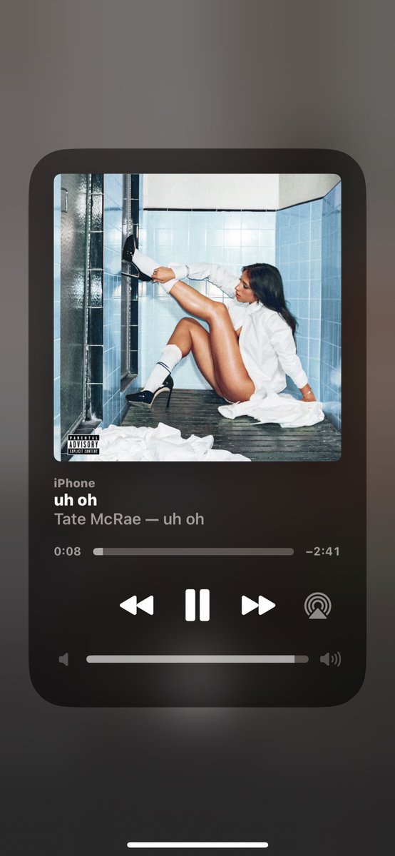 kaarolraffa's tweet photo. me since uh oh by tate mcrae came out: https://t.co/FIFpjyeEG3