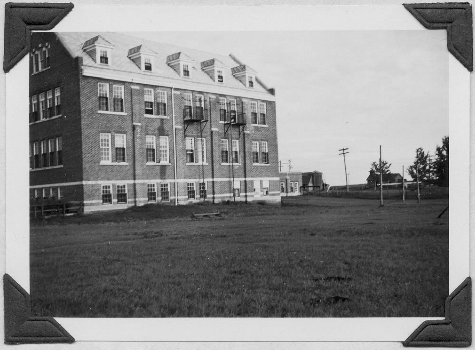 Sep30, 1948 • Edmonton Residential School

Photos taken OTD (coincidentally) of the Residential School, which was located just north of Edmonton. It was large enough to accommodate 125 children. #TruthAndReconciliationDay2022 

📌 #EdmontonWhenAndWhere
📷 • LAC