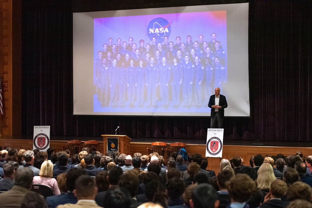 avonoldfarms's tweet photo. It's not every day you get to meet an astronaut... but thanks to the #VisitingAuthorProgram and @Astro_Mike, today was that day for Avonians! Thanks for spending the day with us! #Spaceman https://t.co/LxlRsjIvHM
