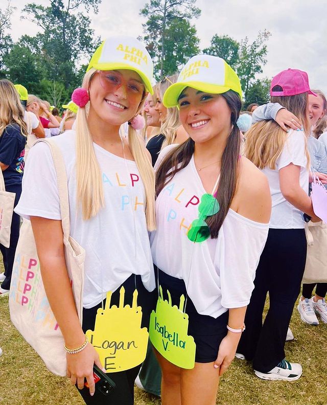 Alpha Phi tweet media