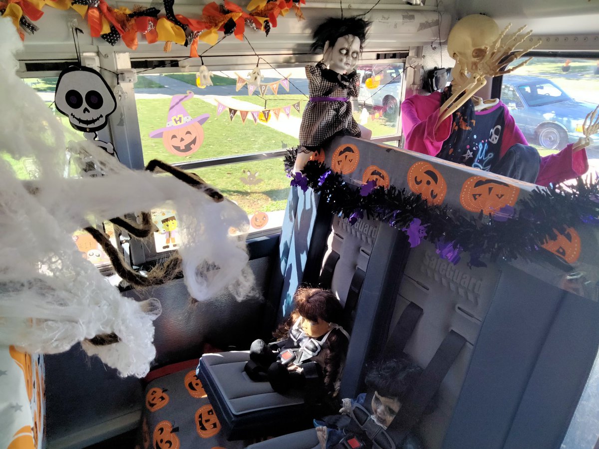 AshleyDeMoss6's tweet photo. Spooky bus is almost ready for the season! #SchoolBus #SpookyBus #GhoulBus #CreepyBus #HauntedBus #HauntedSchoolBus #CreepySchoolBus https://t.co/333OBFnocb