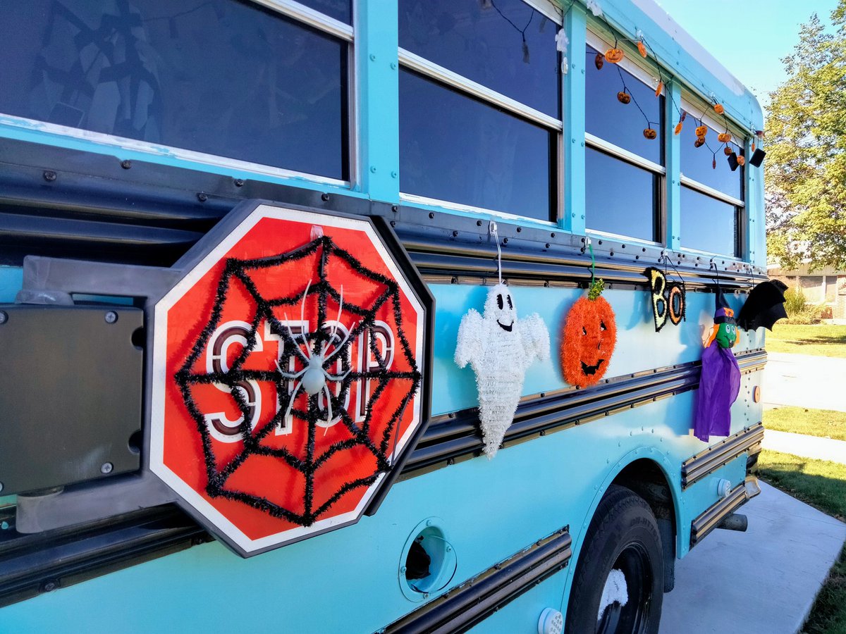AshleyDeMoss6's tweet photo. Spooky bus is almost ready for the season! #SchoolBus #SpookyBus #GhoulBus #CreepyBus #HauntedBus #HauntedSchoolBus #CreepySchoolBus https://t.co/333OBFnocb