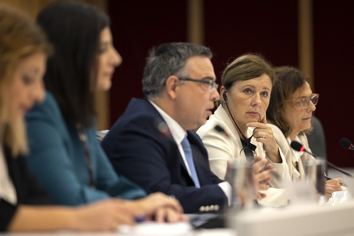 VeraJourova's tweet photo. I welcome the establishment of the Task Force on media issues in Greece and was happy to discuss with the representatives. 

I count on timely implementation of plans and clear results on the ground. 

Journalists must be safe to report without fear or favour.

🇬🇷🇪🇺 https://t.co/mr3obJJXrn