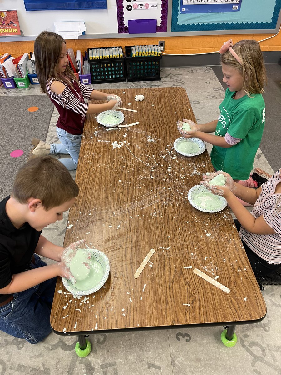Non-Newtonian fluids are SO much fun! We have been learning about states of matter, so making oobleck for our monthly motivator was a no brainer!