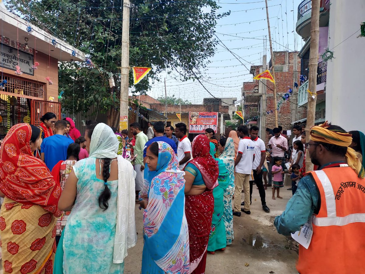 ISMARTIndia's tweet photo. It was a very attractive moment in the RE-city Ayodhya that caught many eyes. An awareness program about Rooftop Solar adoption by Nukkad Natak was held in the city. Glimpse explains a lot.
@giz_india @mnreindia @Deloitte @AhaSolar @vipin_slevin @PulkitDhingra10 @Shatrughan86 https://t.co/5EFgdvdocR