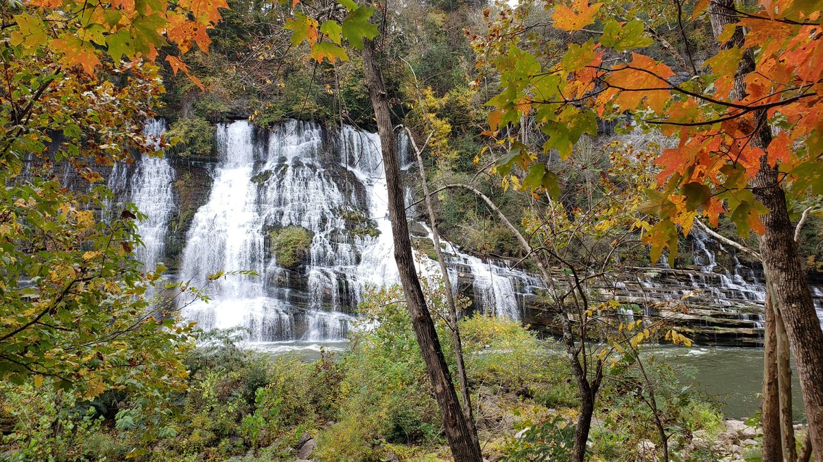 We went chasing waterfalls and fall foliage in #Tennessee  last fall. We thought it was the perfect video to share as leaf season arrives soon. Highlights from Rock Island and Falls Creek Falls parks in a 2-minute video: bit.ly/tenn-falls
#waterfall #Foliage