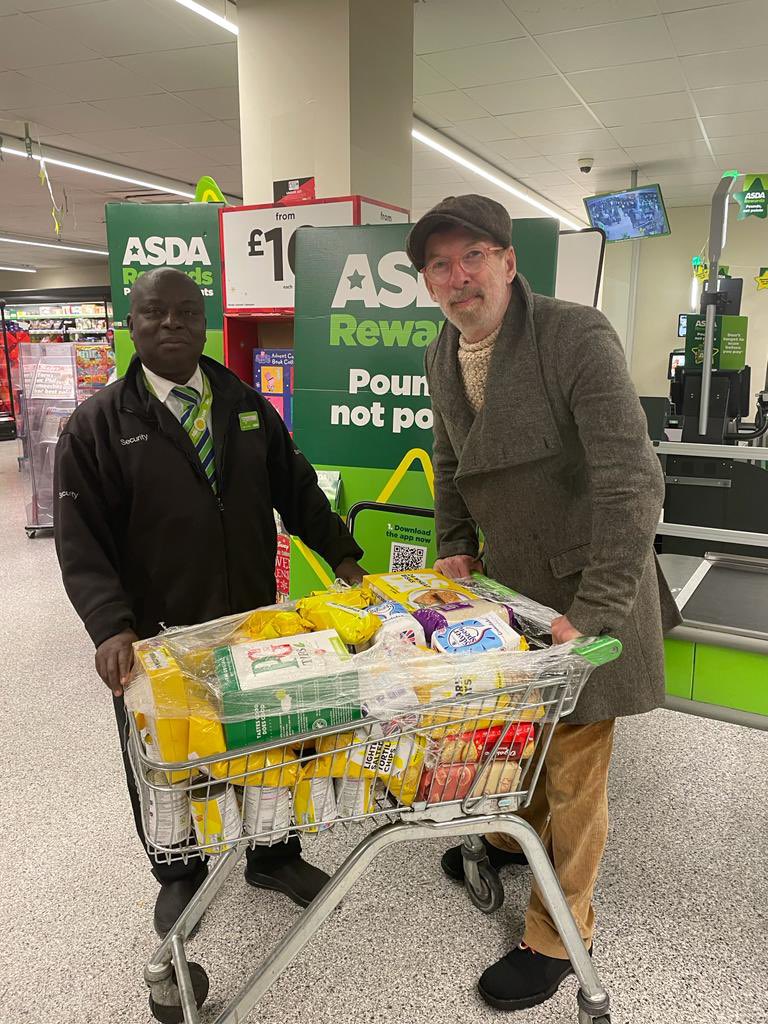 PlaceKaths's tweet photo. Thank you #deptford @AsdaFoundation @asda @AsdaServiceTeam as our community rallies to support #WeCare #Foodbank #Kathsplace #CostOfLivingCrisis this wet evening made better by this much-needed food top up. Thanks 2 #Communitychampion Paul & everyone at #Asda https://t.co/ZmPO3uOnyj
