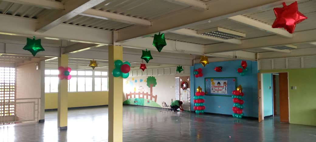 EducadoresMBI's tweet photo. Llegó la navidad en las instituciónes de nuestro municipio MBI, Negra Matea.. preparada para recibir a nuestros niños y niñas de la patria.. ✨🌲♥️ con amor, alegría y entusiasmo. 💫 @leoalvacabrera @Soykarinacarpio @_LaAvanzadora @NicolasMaduro https://t.co/by8v4L7vxk