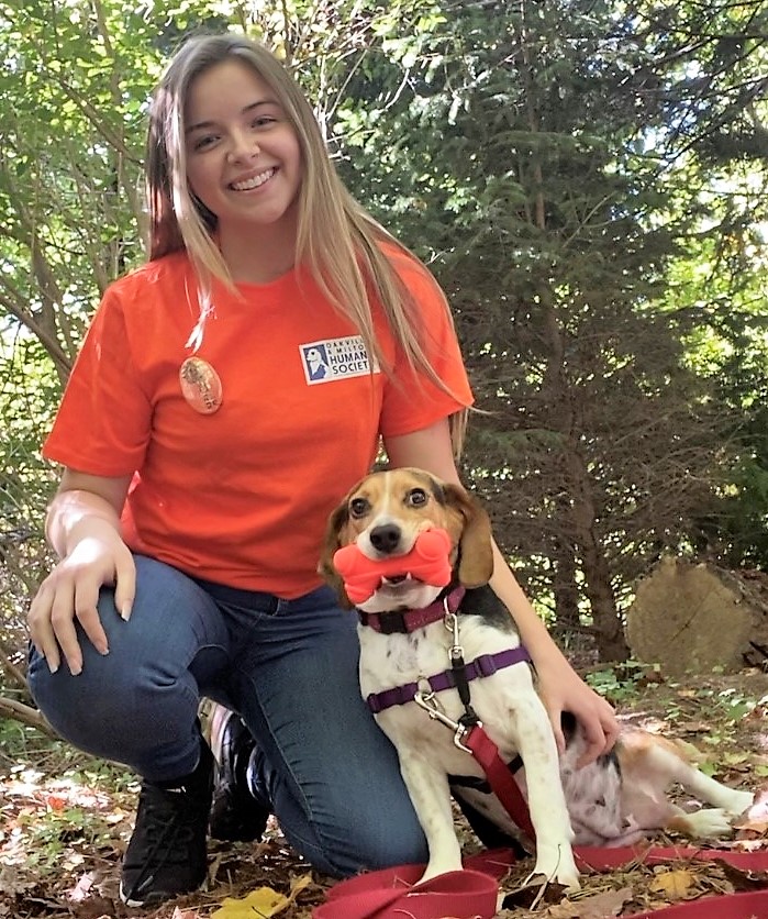 OakvilleHumane's tweet photo. To mark National Day for Truth and Reconciliation our staff (and Peanut, in foster care) are wearing orange to remember those affected by Canada’s residential schools. The @townofoakville is offering a number of ways to recognize the day at: https://t.co/tQaJSXz9VX.
#NDTR https://t.co/gK03WEepSU