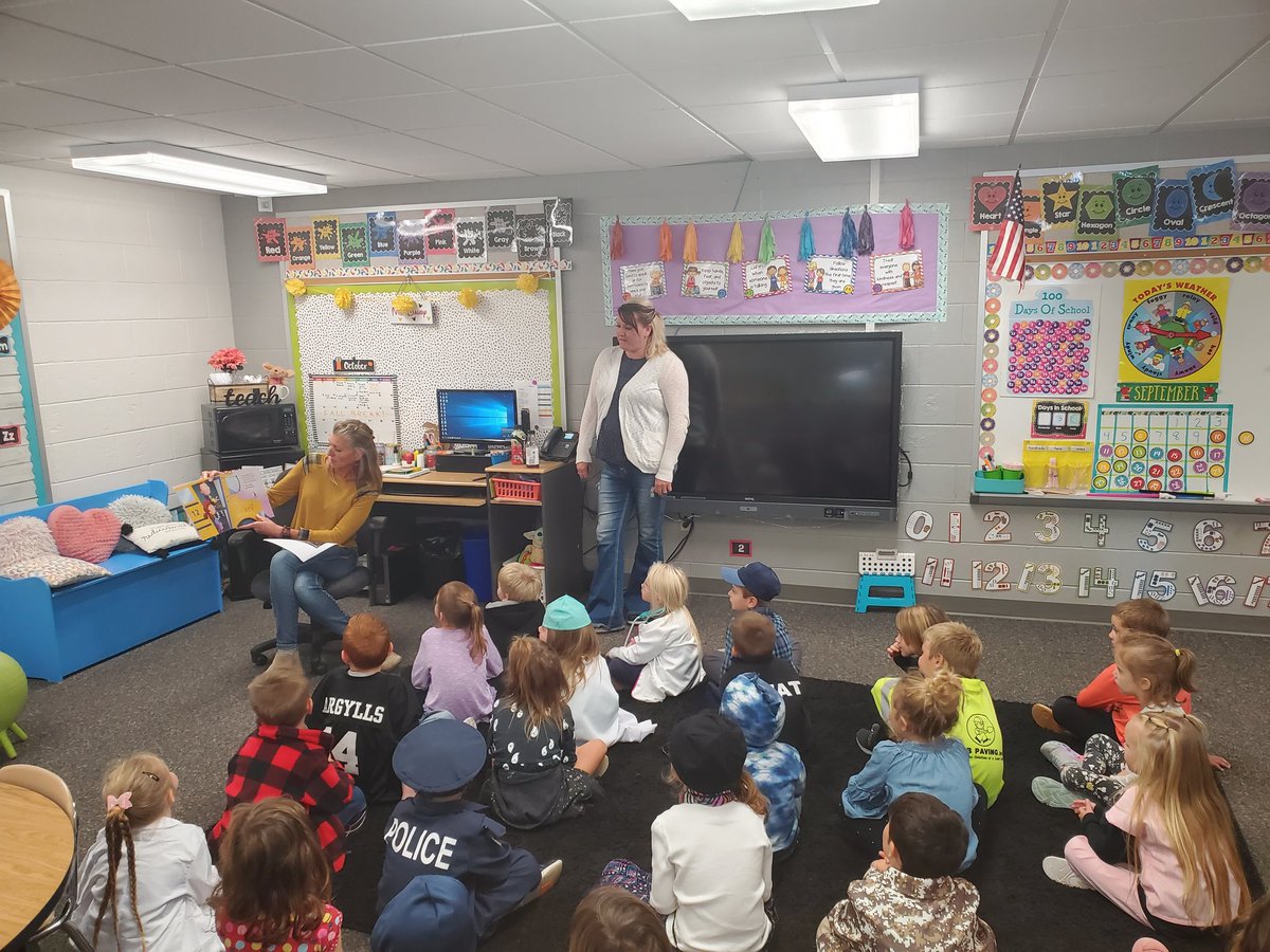MissDauby's tweet photo. We ended College Go Week by having some awesome community members come in and teach Kindergarten all about different kinds of jobs we can have when we grow up! #WeAreMG https://t.co/8OSjapXkNK