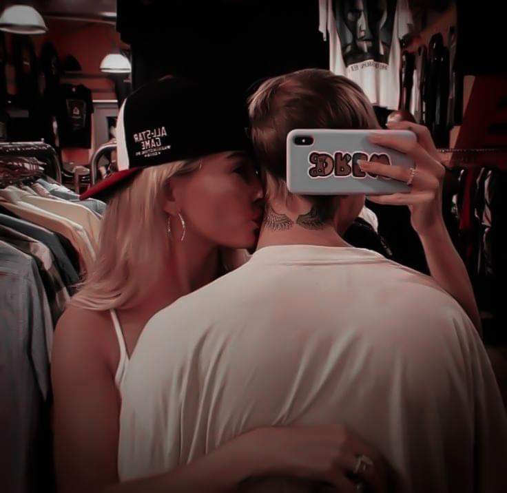 hailsrbiebs's tweet photo. Hailey &amp; Justin Bieber https://t.co/6JJUutVbld