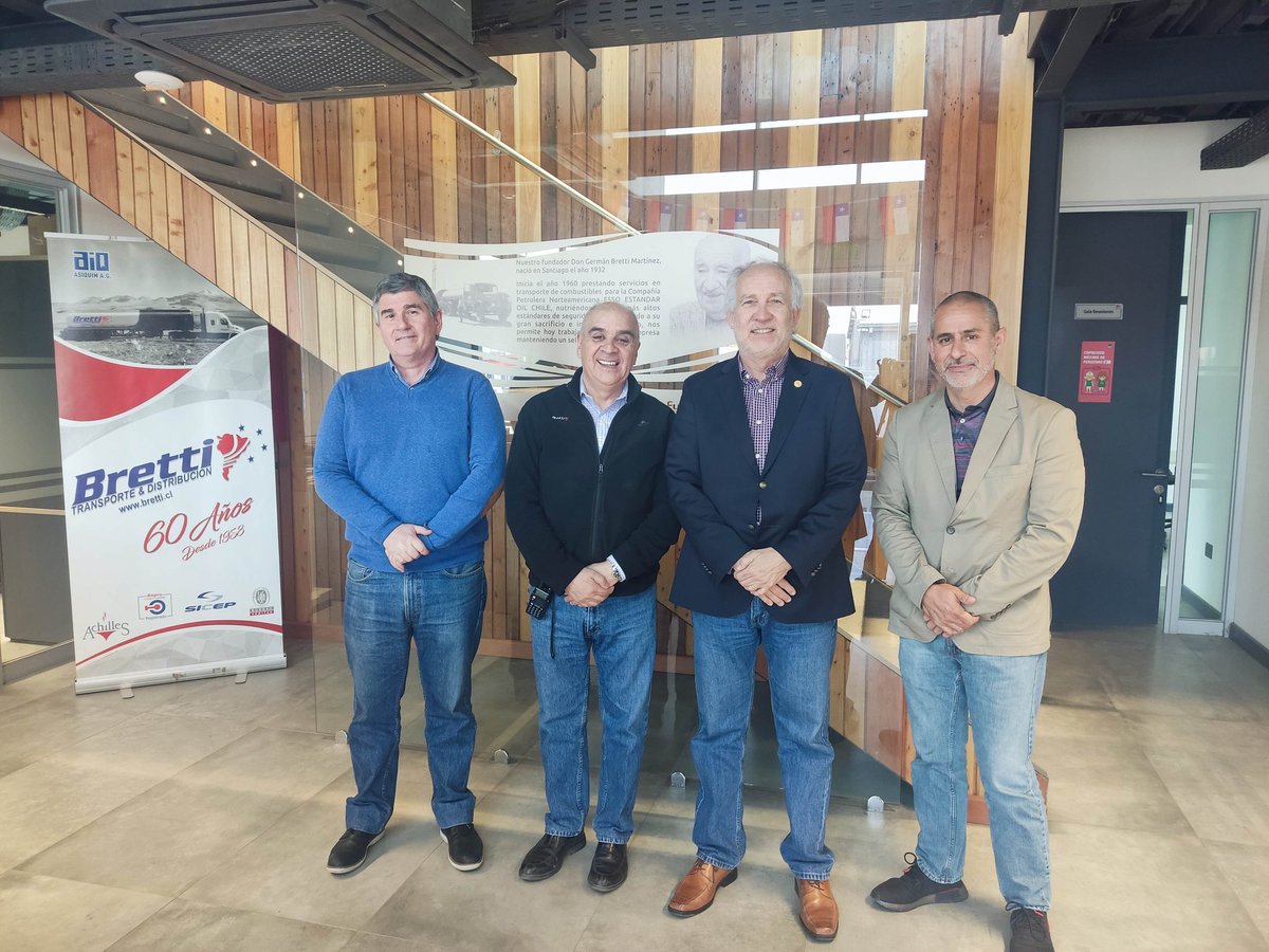 ▶️Hoy visitamos la empresa de #TransportesBretti 🚛. Nos reunimos con su gerente general, Italo Bretti, y el gerente de administración y finanzas, Francisco Tapia; para tratar las distintas temáticas e inquietudes de interés del sector de transporte de carga terrestre.