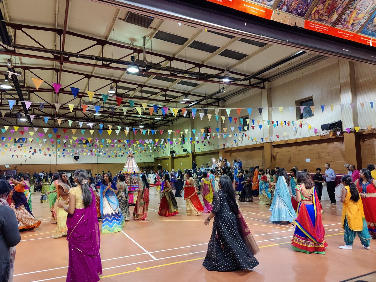 IAmKiranPatel's tweet photo. On the fifth night of #Navratri, #MaaDurga gave to me...
A visit to #ShreeRamMandir #Walsall
Four sweet #mithai's
Tran Taali (3 clap) #Garba
Two #dandiya stick
And one Garbi Chowk
#NineNightsofNavratri https://t.co/tM4w39RAZV