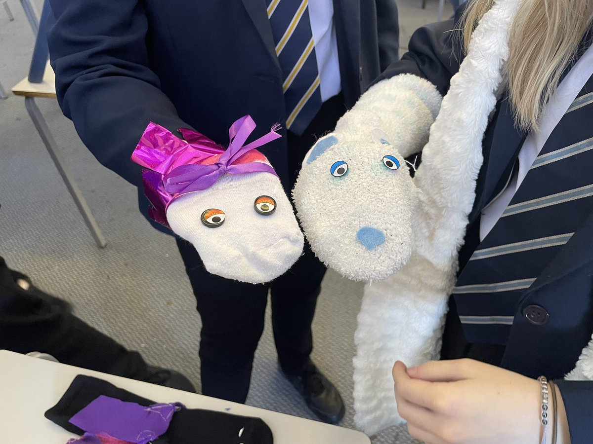 TmwsHSCCD's tweet photo. This week in child development we’ve been learning how to make a hospital stay less scary for children. We wrote a story then made sock puppets to act out our stories. They’re sure to make hospital a little less daunting! #sockpuppets #childdevelopment #hospitalstay #creative https://t.co/9kECdjzCpu