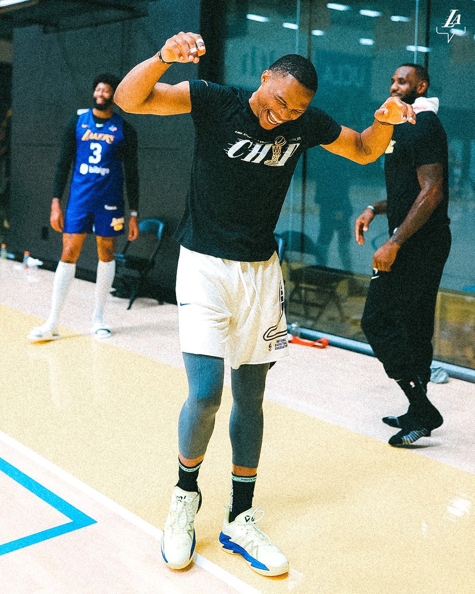NBAMemes's tweet photo. Russell Westbrook turned up to practice with a championship t-shirt. He’s sending a clear message to the rest of the league 👀🔥 https://t.co/CkenmaMoSK