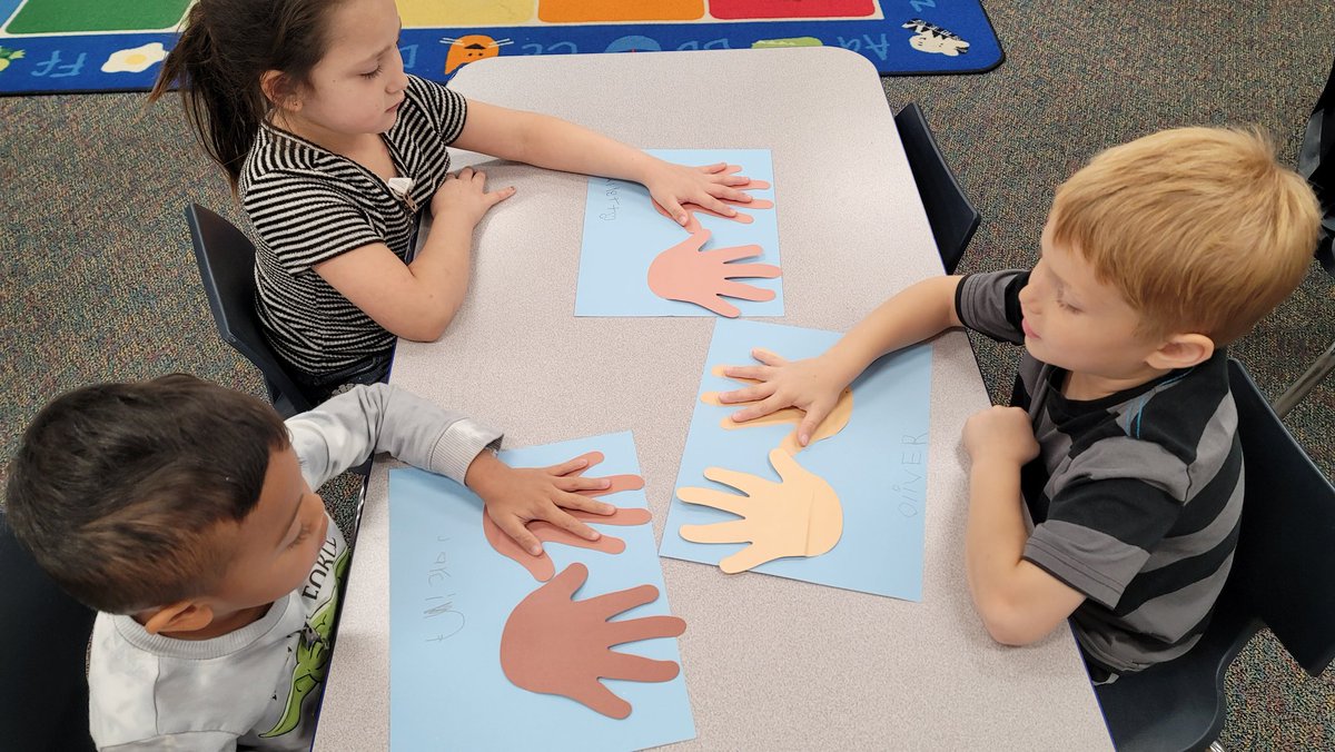 CastlesKinders's tweet photo. Using our "math tools"
@D59Byrd @BenagesMichelle   #TogetherWeCan https://t.co/kUehzo5Deg