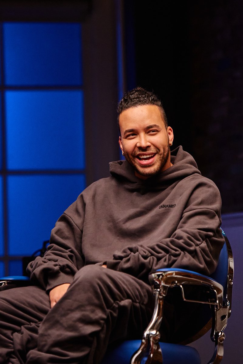 GreyGoose's tweet photo. How many multi-platinum records does @PrinceRoyce  have? Find out in this week’s episode of @Uninterrupted’s #TheShop: Lineup: https://t.co/TH9sQ4ZRci.

(Hint: it’s somewhere between six and six). https://t.co/cMvjFQDYYr