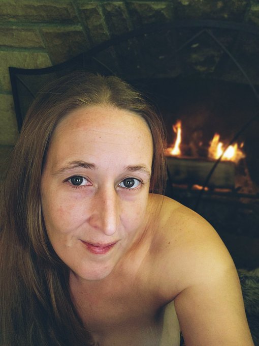 My fireplace make me happy on cold days! https://t.co/NPurJi6tIA<a href="/tag/onlyfans"class="tags"><span>#onlyfans</span></a>
