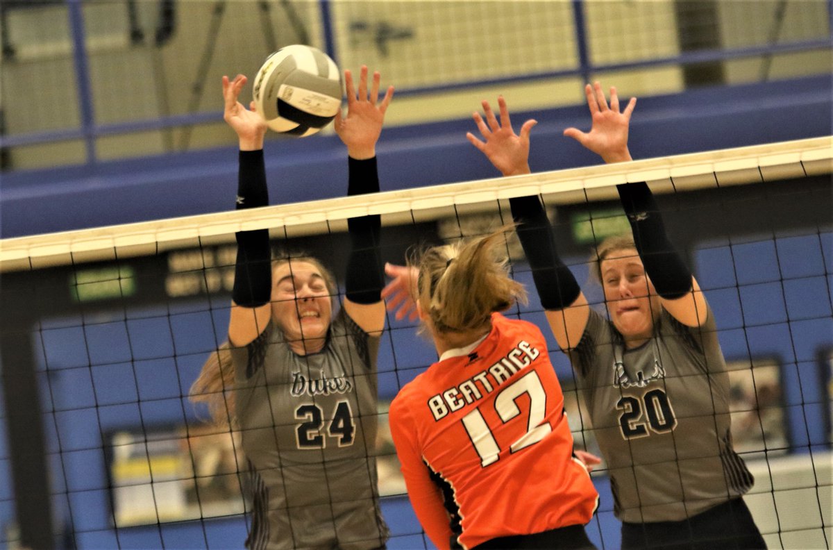 YNT_Christian's tweet photo. #'s from York's 2-0 night at Seward:
Josie Loosvelt 2 kills/2 aces
Cynley Wilkinson 21 kills/2 blocks/2 aces
Mia Burke 9 kills/1 block
Chloe Koch 6 kills/2 blocks
Dannika Lamberty 8 kills/2 blocks
Rylyn Cast 5 kills/6 blocks/1 ace
Kelly Erwin 8 kills/1 block 
#nebpreps #yorkdukes https://t.co/ByPqfuKhkx
