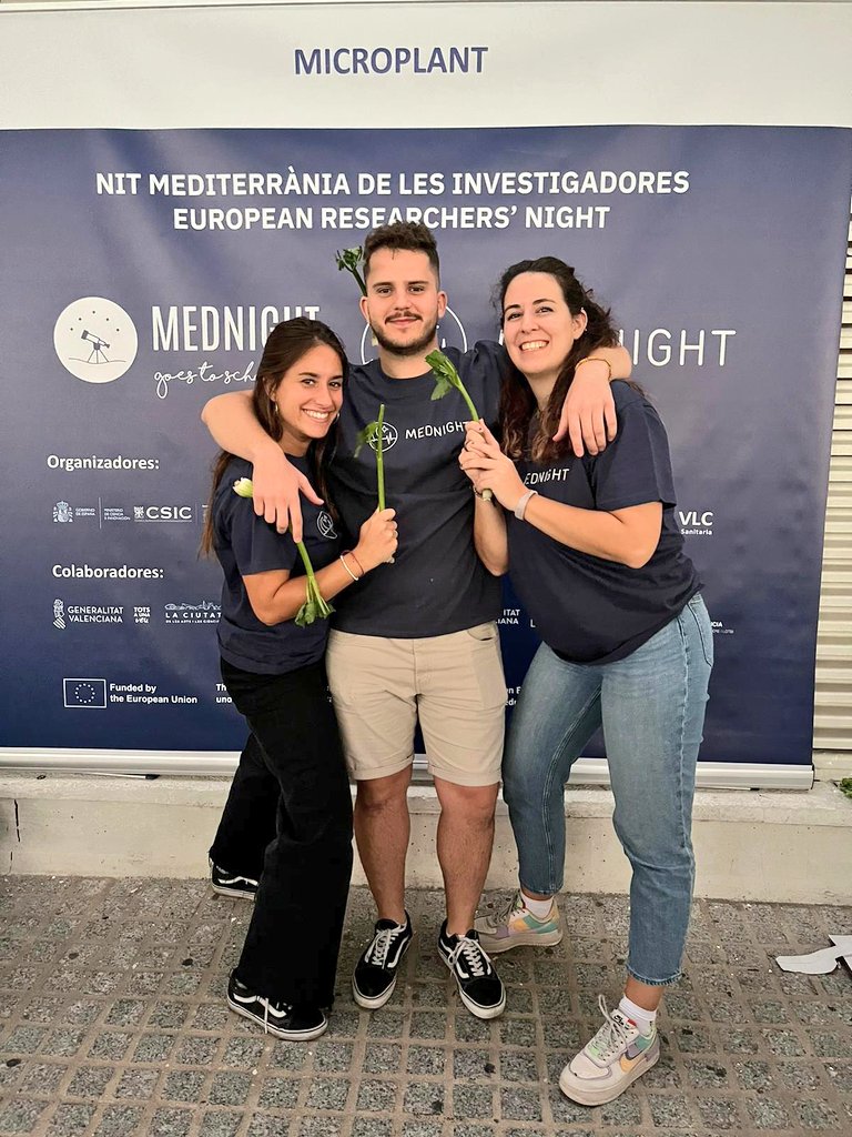 Tarde super entretenida en el taller Microplant del <a href="/IBMCP/">IBMCP - Instituto de Biología Molecular y Celular</a> en la #Mednight