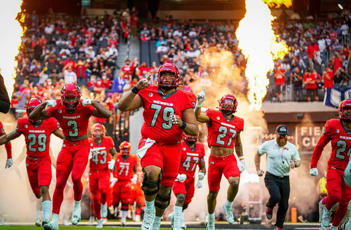 #AGTG Blessed to receive an offer from UNLV! <a href="/coacharroyo/">Coach Arroyo</a> <a href="/coachscottmb/">Scott Baumgartner</a> @ERusso_UNLVFB @Gaizka_UNLV <a href="/samspiegs/">Sam Spiegelman</a> <a href="/G_Sportz/">Jeremiah Jakee' Gray</a> <a href="/louisiana1A/">LA Class 1A/B/C Sports</a> @MohrRecruiting