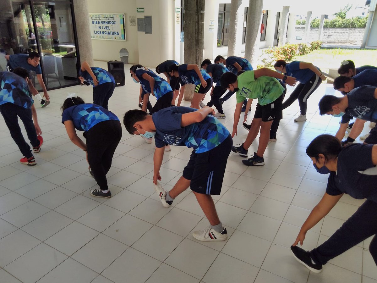 UGMNorte's tweet photo. Recuerda que el ejercicio es una parte muy importante para mantenernos sanos y en excelente forma, por eso nuestros chicos de Martinez De la Torre realizaron su Activación Física  #Secundaria y #Bachillerato 
#ActívateConUGMNorte 💙💚 https://t.co/TGiVyQLNys