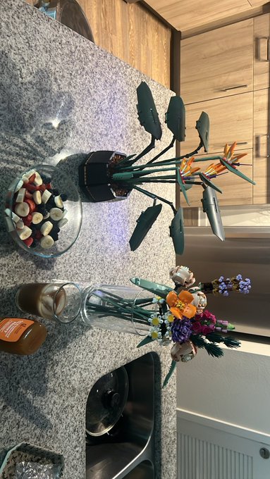 Sorry I ain&rsquo;t text u back I was building legos https://t.co/wzAuu9E309