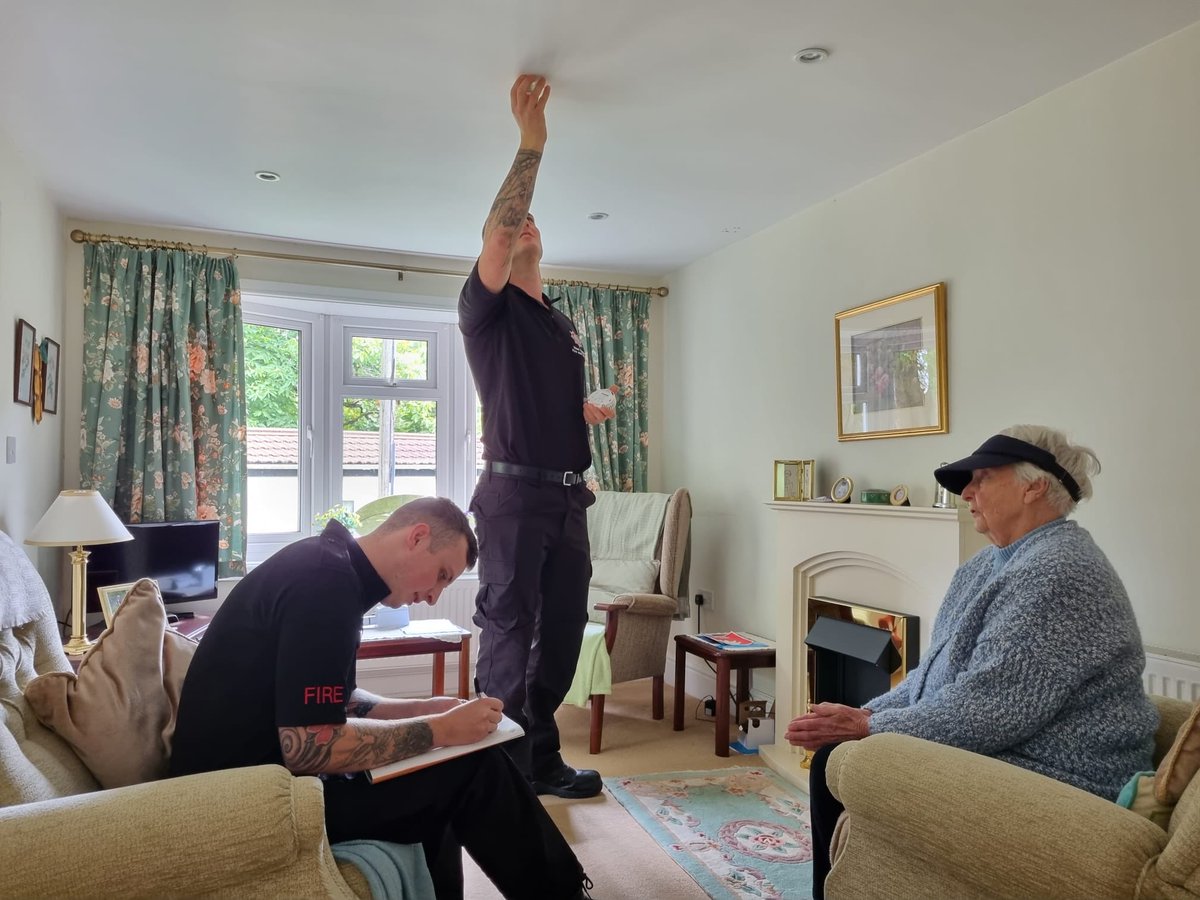 This week crews having been working with the residents and management at Turners Hill Park. They have met with residents and arranged individual Safe and Well visits for residents to help improve their home fire safety while also fitting smoke detectors for those that need one.