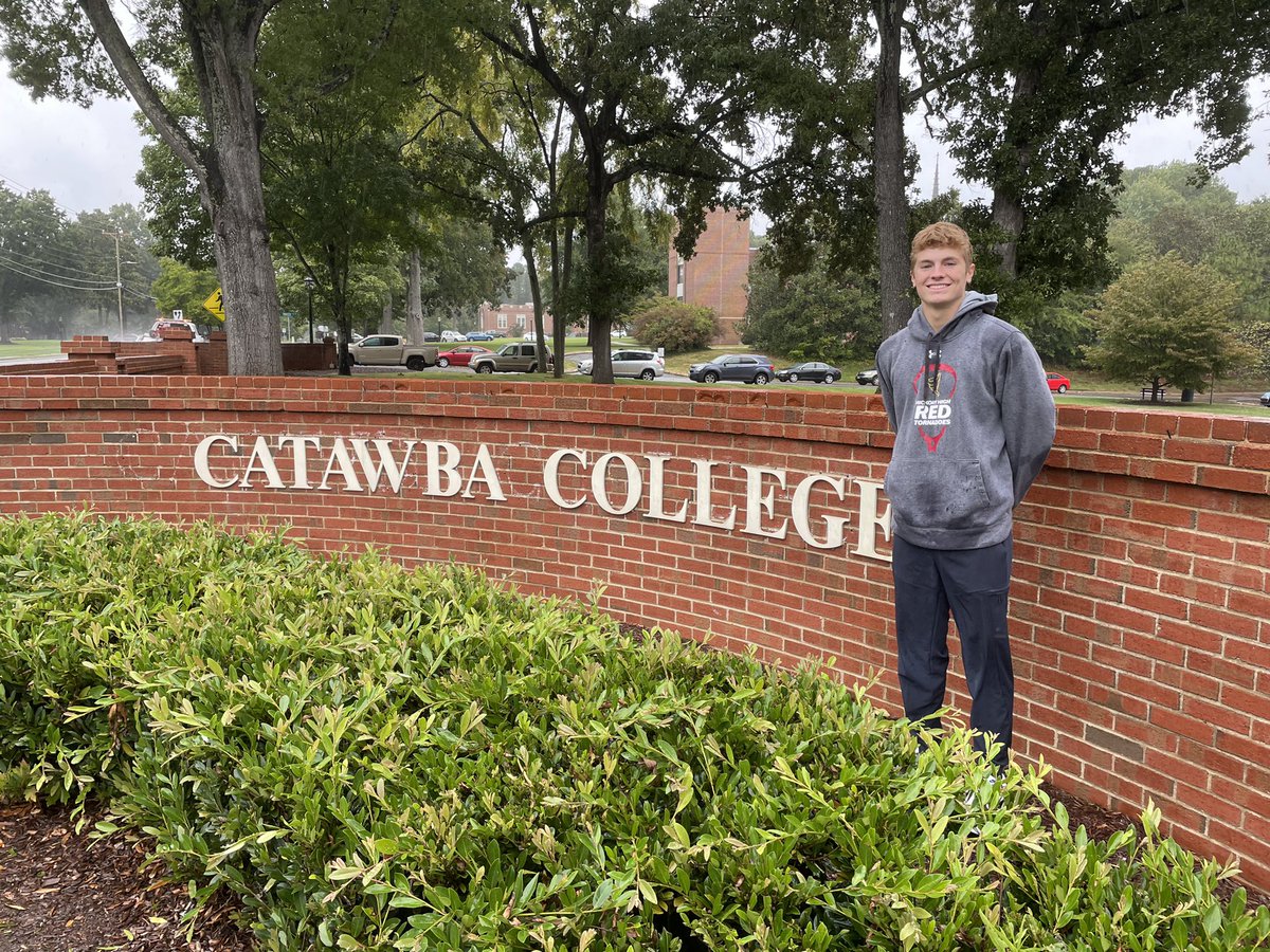 BrittRumbaugh's tweet photo. After a great visit with head coach Mike Murphy, I am happy to announce that I have received an offer to play lacrosse at Catawba College! @CatawbaMLAX @CatawbaIndians #gocatawba 🔵🔴 https://t.co/1tgdRTxki2